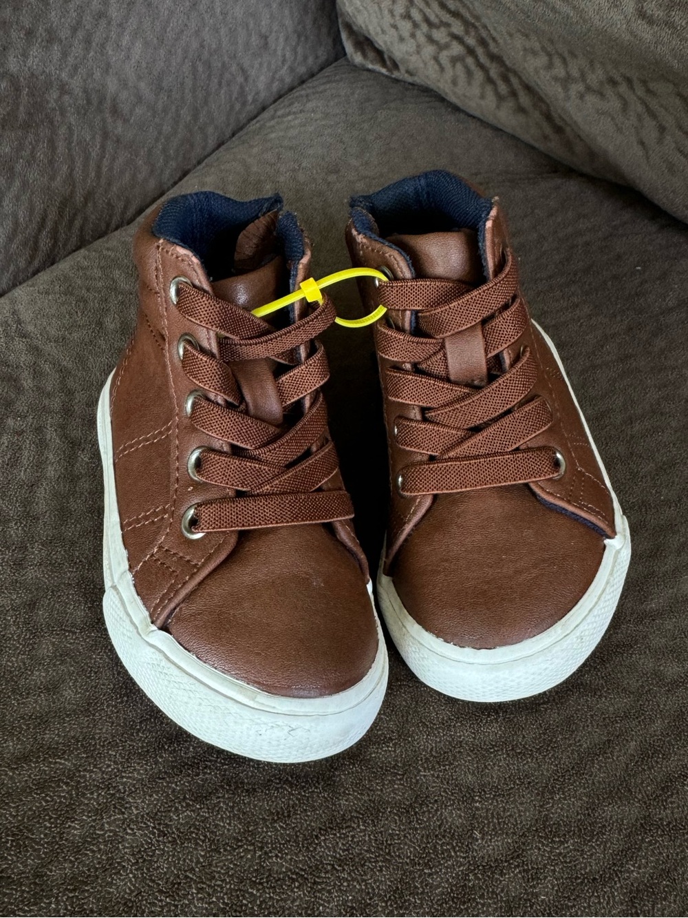Cat & Jack toddler 5 Kids Brown High-Top Sneakers - Casual Everyday Shoes